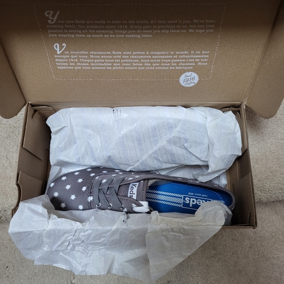 NWOT! Grey and white print Keds! - Picture 4 of 5